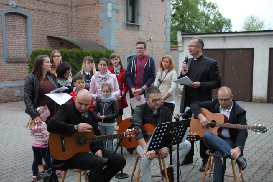 MajowePrzyGrociie_09.jpg