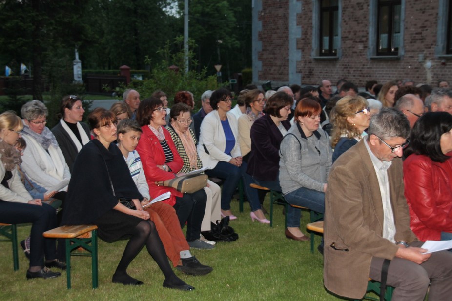 MajowePrzyGrociie_14.jpg