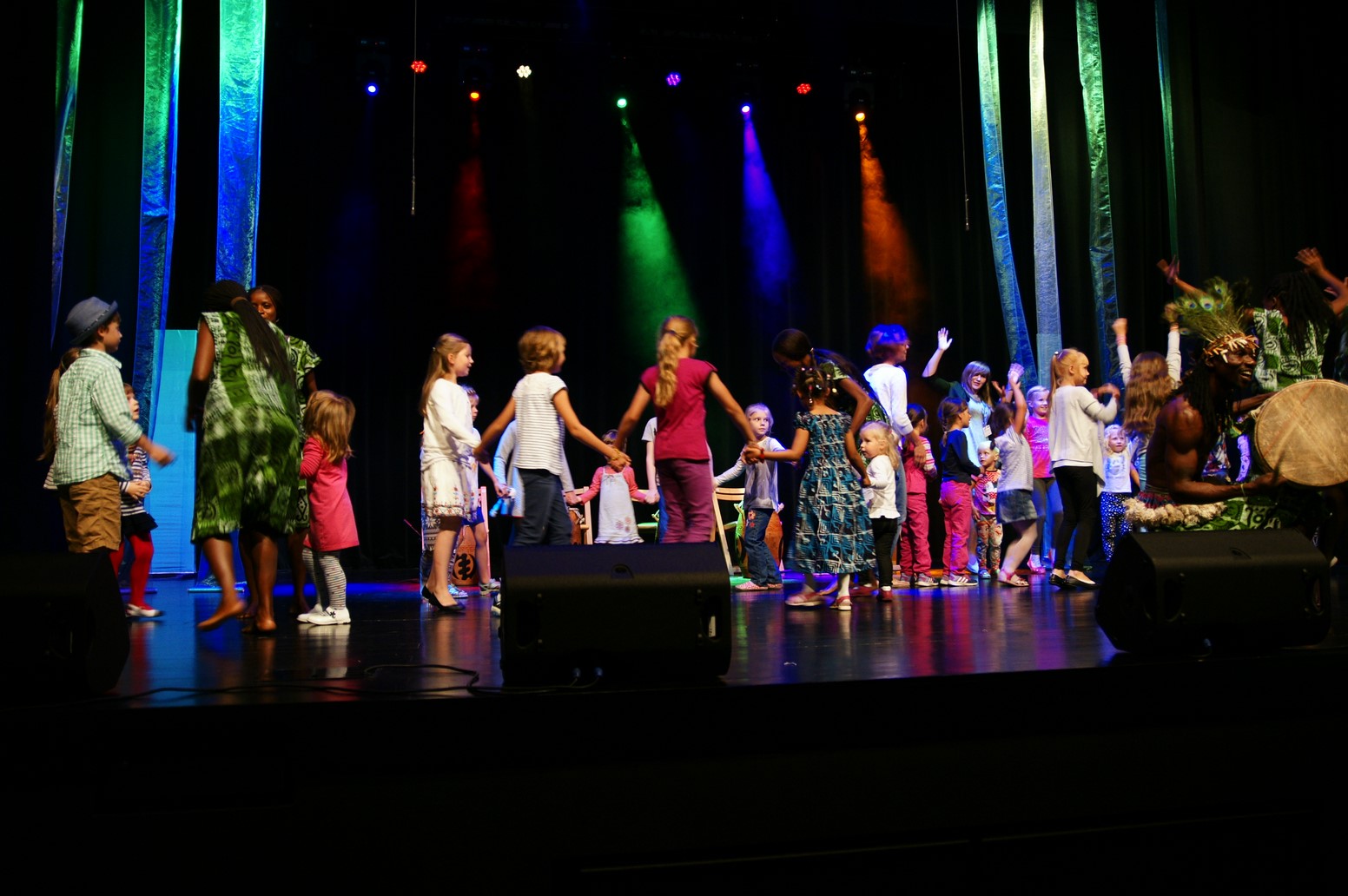 salezjanieGhana_spektakl_26.jpg